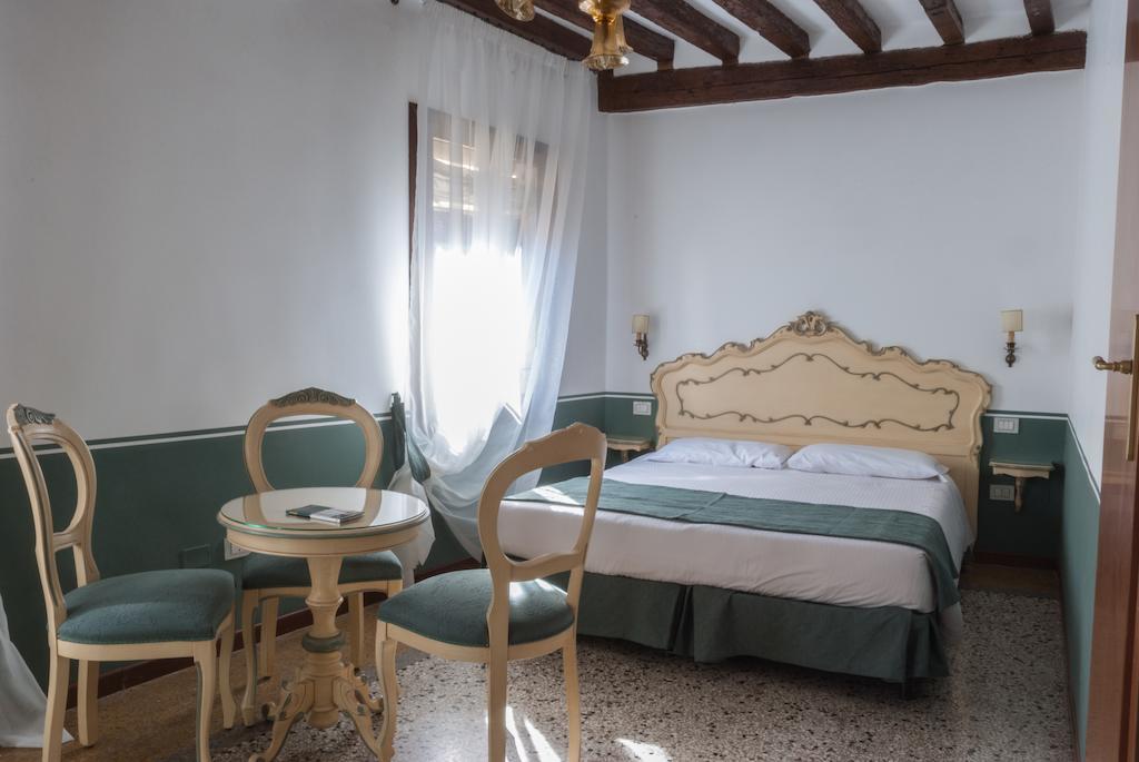 Ca' San Trovaso - 6 Rooms Wenecja Zewnętrze zdjęcie