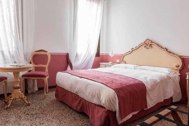 Ca' San Trovaso - 6 Rooms Wenecja Zewnętrze zdjęcie
