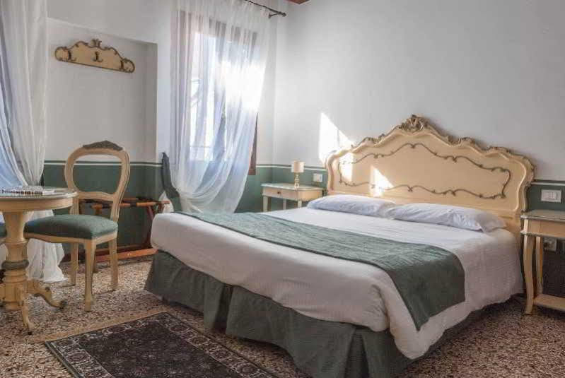 Ca' San Trovaso - 6 Rooms Wenecja Zewnętrze zdjęcie