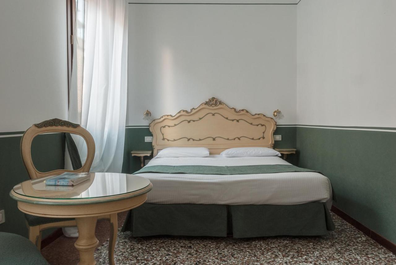 Ca' San Trovaso - 6 Rooms Wenecja Zewnętrze zdjęcie